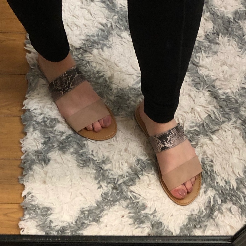🌟Blush & Snakeskin Quipid Sandals!🌟 - Picture 7 of 7